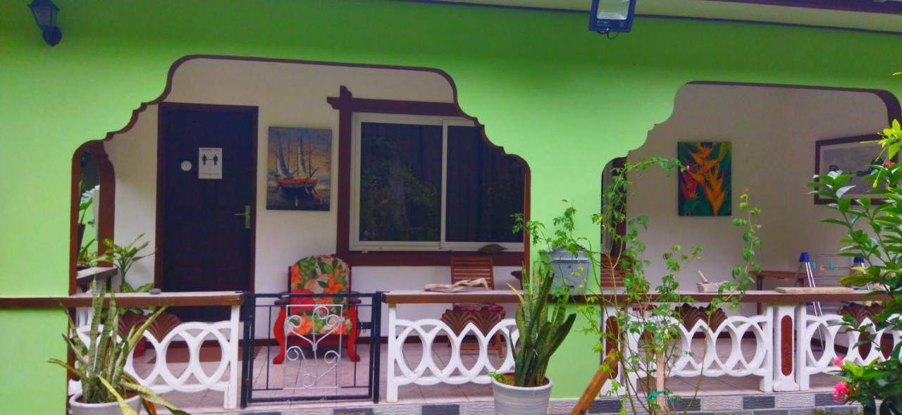 Dan Zoranz Self Catering Guest House La Digue Eksteriør bilde