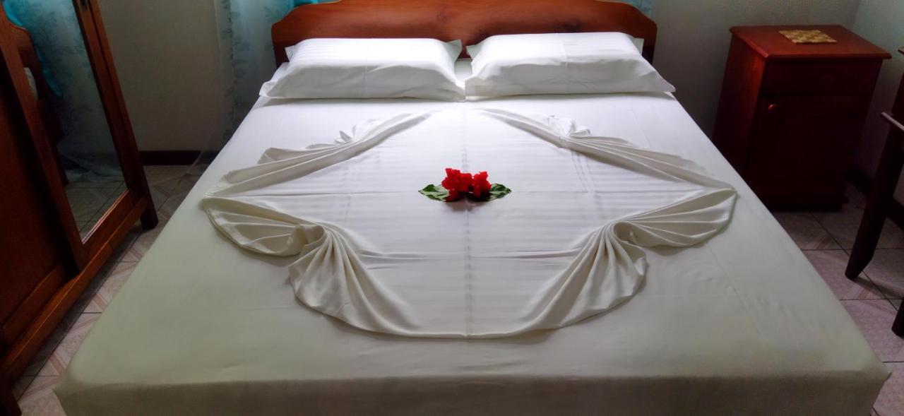 Dan Zoranz Self Catering Guest House La Digue Eksteriør bilde