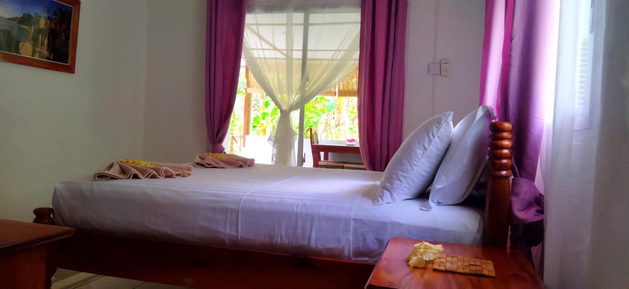 Dan Zoranz Self Catering Guest House La Digue Eksteriør bilde